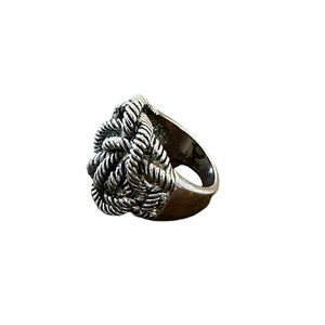 Chunky silver toned ring size 8